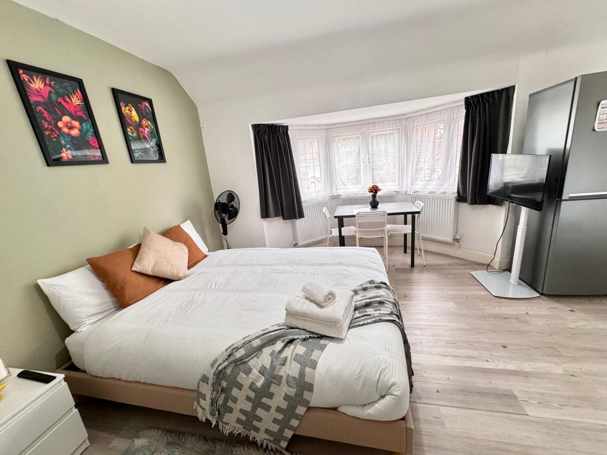 Charming Studio 30Min To Central Londra Dış mekan fotoğraf